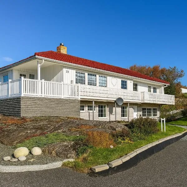 Hus med panoramutsikt i Bud, hotel in Bud