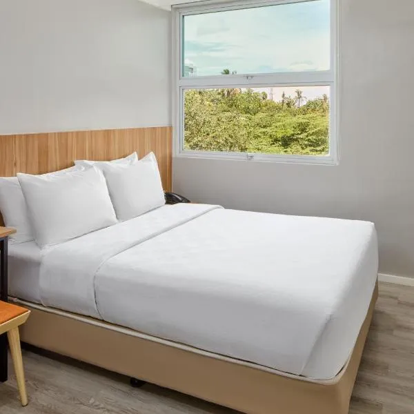 Go Hotels Plus Bacolod - Newly Renovated, hotell sihtkohas Bacolod