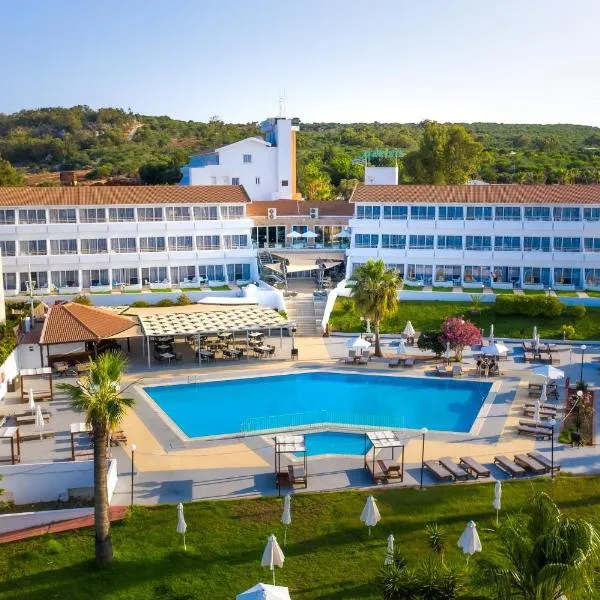 Viesnīca Adelais Bay Hotel pilsētā Protarasa