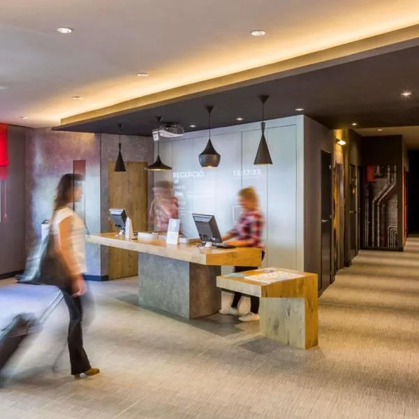 Ibis Barcelona Castelldefels, hotel in Castelldefels