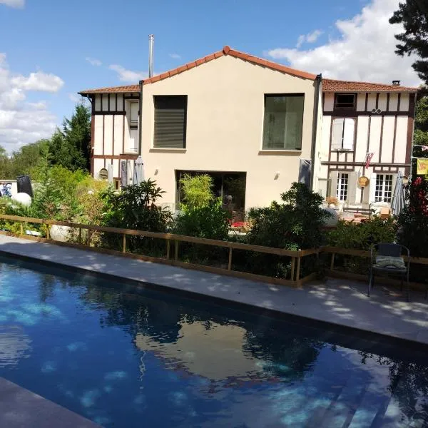 Hostelry Music Repetition, hôtel à Écully