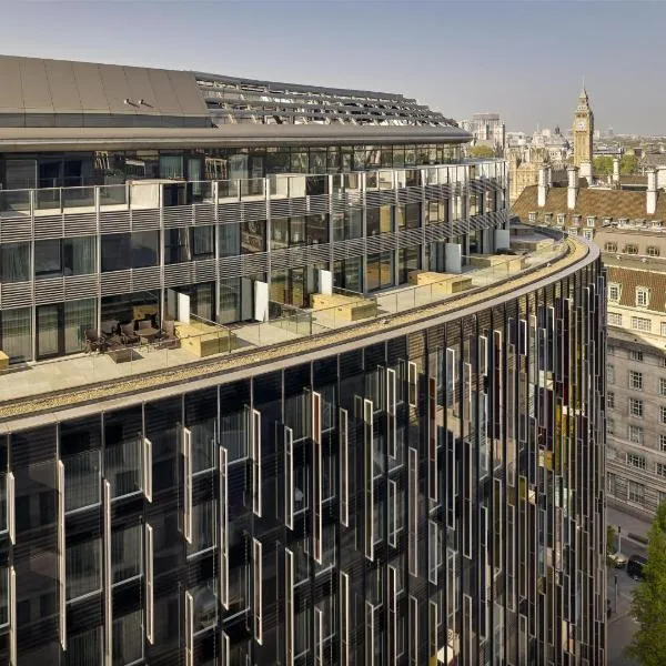 Park Plaza London Westminster Bridge, hotel v Londýně