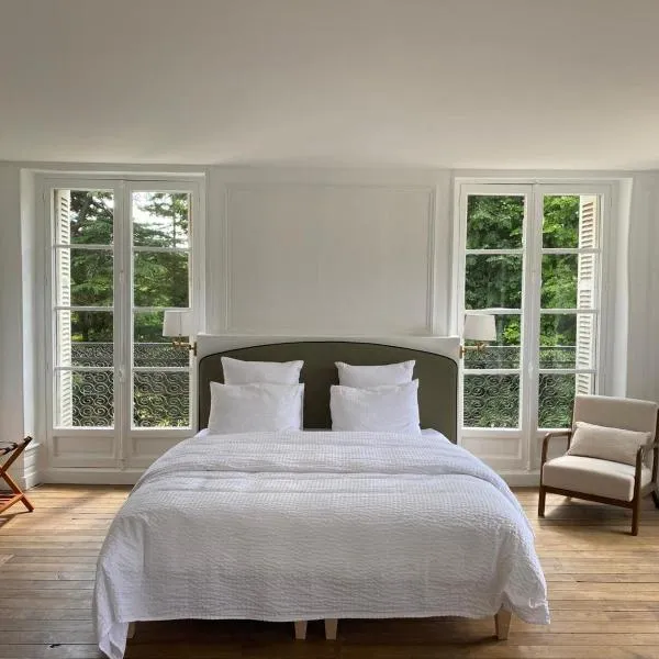 Château Royal de Benays - Hôtel, hotel in Benais