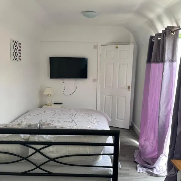Cosy Studio Near Wembley Stadium OVO, hotel in London