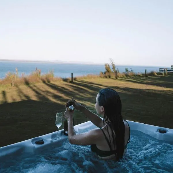 Kaipara Lodge - Luxury waterfront, viešbutis