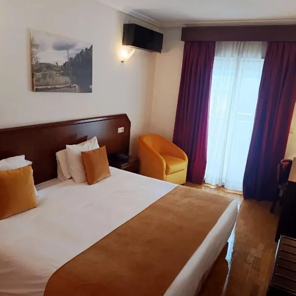 Hotel Turismo Miranda, מלון במירנדה דו דורו