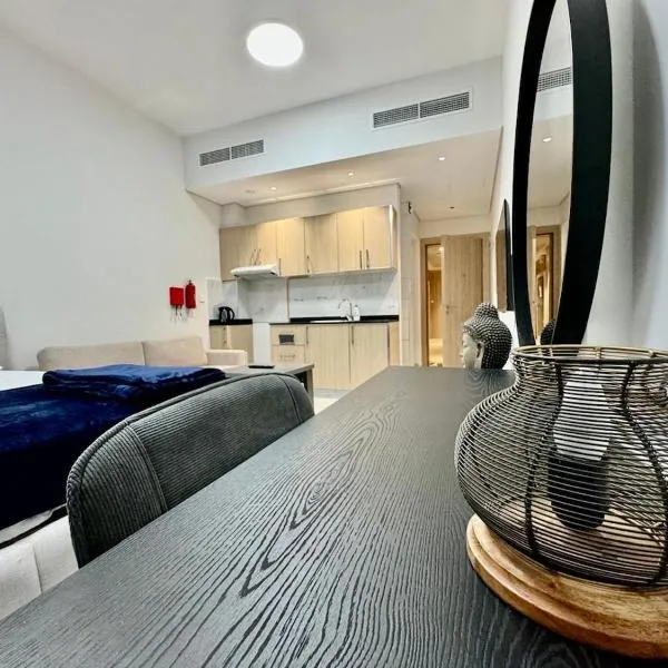 Sleep 3 Walk to ADCB metro, hotel in Dubai