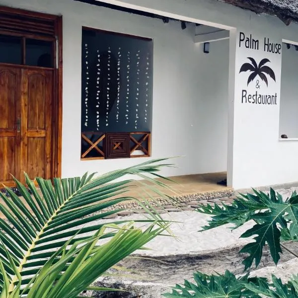Palm House&Restaurant, отель в городе Utende