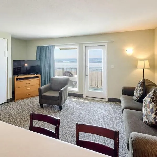 Oceanfront Family Suite - Full Kitchen - Easy Beach Access, Hotel in Lincoln City