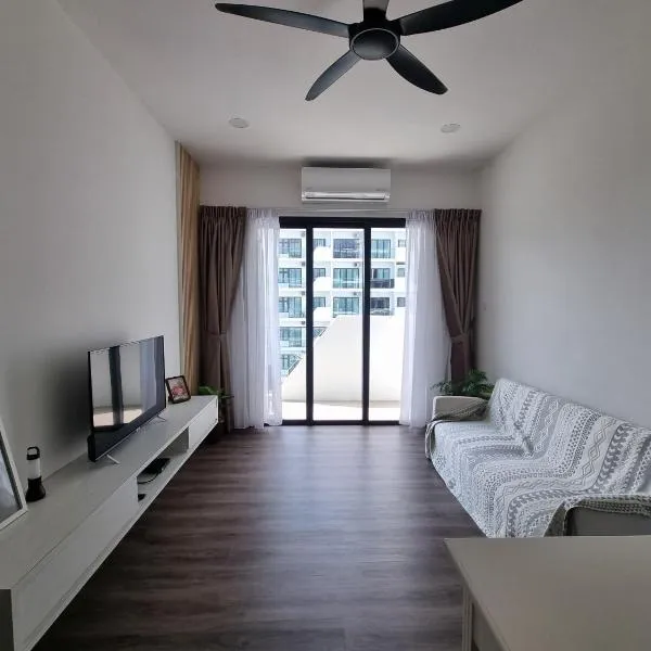 Happy Homestay, hotel v destinaci Kučing