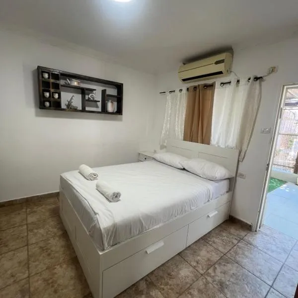 Loren Village, hotel in Neve Zohar