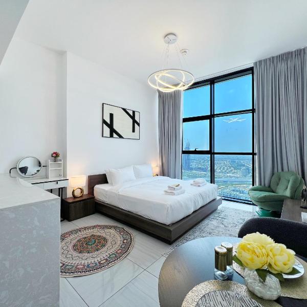 Modern Studio with Stunning City Views, Dubai