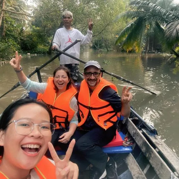Dorm bed in center with balcony, rooftop and floating market tour since 2025, hotel in Can Tho