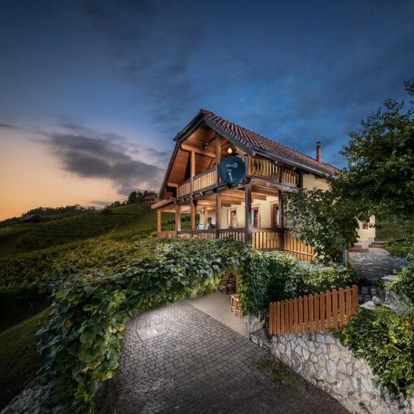 Holiday Home Mirt with HotTub & Sauna, Blanca