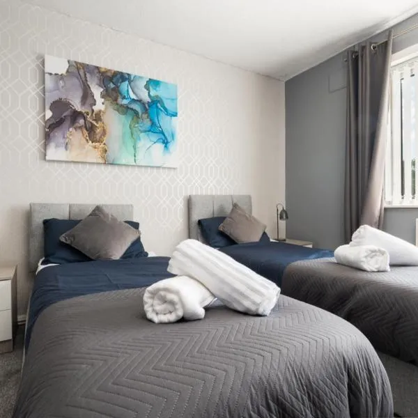 Group Stay Sleeps 8 Speke, hotel v destinaci Hale