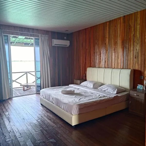 Sea Plus Water Challet, hotel in Semporna