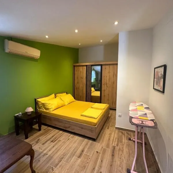 Green Oaza Apartment 4 - Cres, hotel in Cres