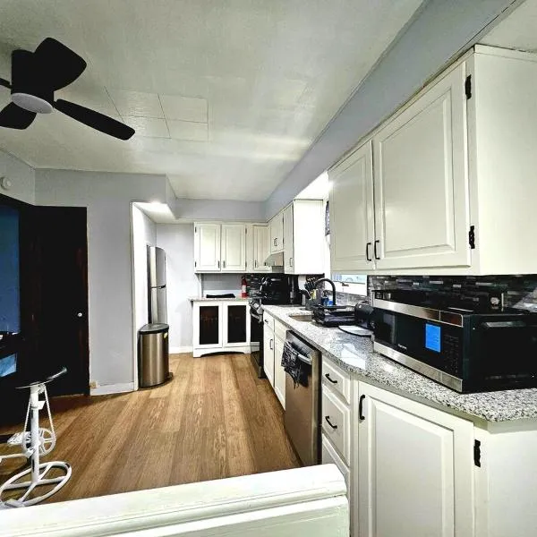 Super Comfy Entire Home, hotel in Scranton