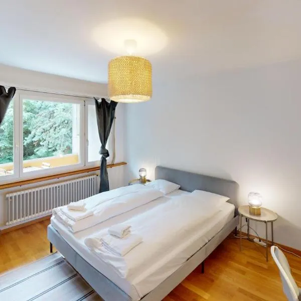 Cozy 2 Bedroom Apartment with Balcony in Zürich, Hotel in Zürich