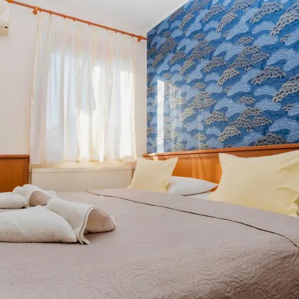König Hotel, hotel Pécsen