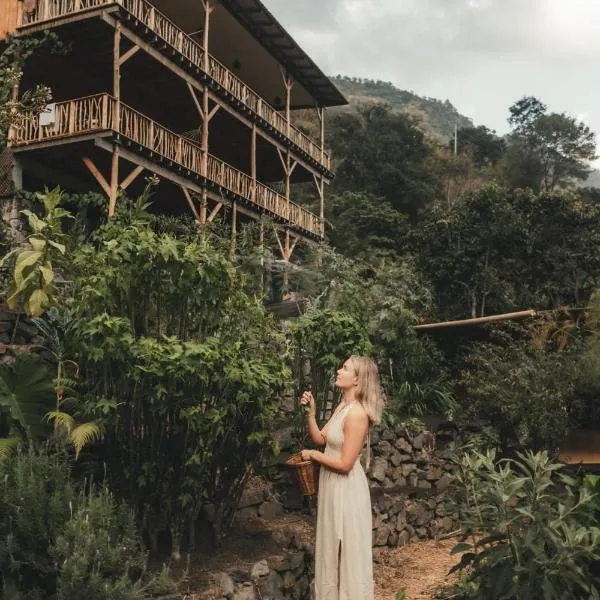 Casa Awänímä - Boutique Eco-Lodge，位于Tzununá的酒店