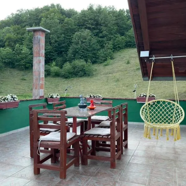 Apartman Denis Una, ξενοδοχείο σε Lužine