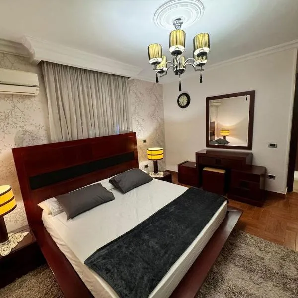 Modern Cozy 2BR in El Nozha by Kemetland, hotel v Káhire