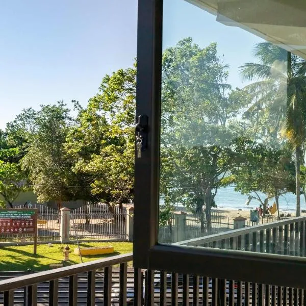 AQUA Villas Del Mar Apt 7 - 1BR Coastal Getaway by the Beach, hotelli kohteessa Dorado