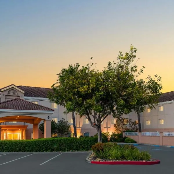 Fairfield Inn & Suites by Marriott San Francisco San Carlos, hôtel à San Carlos