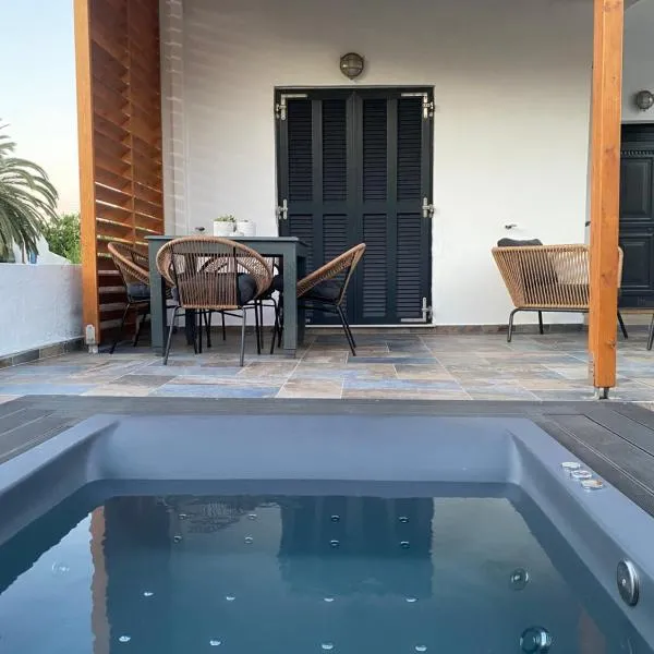Blue Opal House in Livadi Beach Serifos, хотел в Ливадион