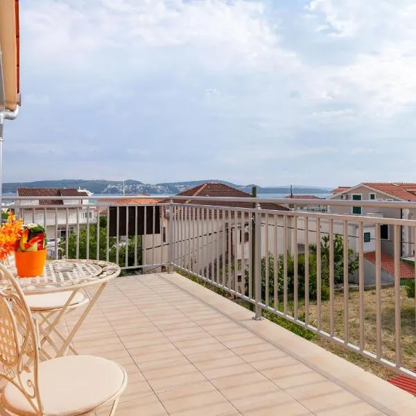 Apartments D&A, hotel in Trogir