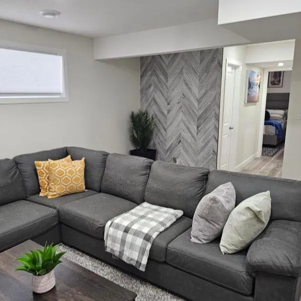 Stylish, Fully furnished Brand-New suite, Hotel in Regina