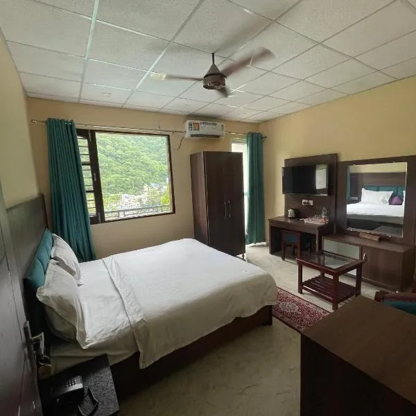 Himalayas, hotel in Rishīkesh