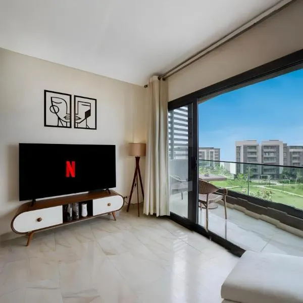 شقة فندقية هادئة بأطلالة بانوراما على الحديقة, hotel v destinaci Madinaty