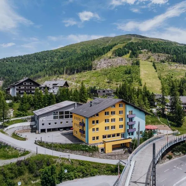 Basekamp Mountain Budget Hotel, ξενοδοχείο σε Katschberghohe
