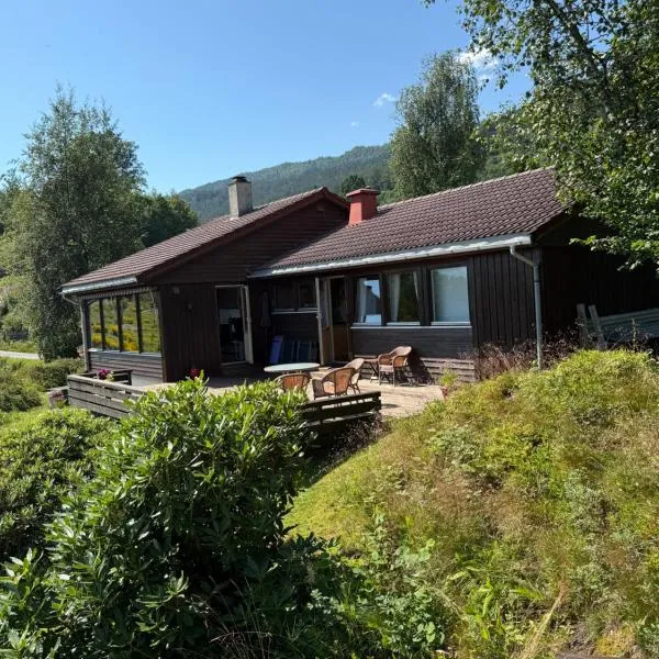 4 bedroom room House in Beautiful Strandebarm, ξενοδοχείο σε Kvam