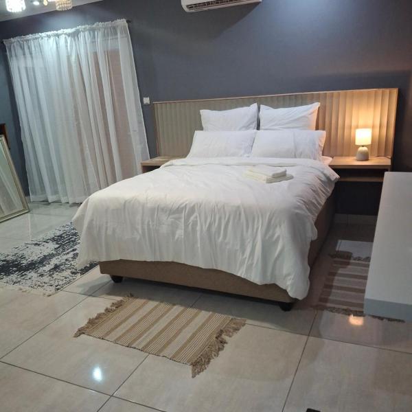 House6705 Air B&B, Maun Airport