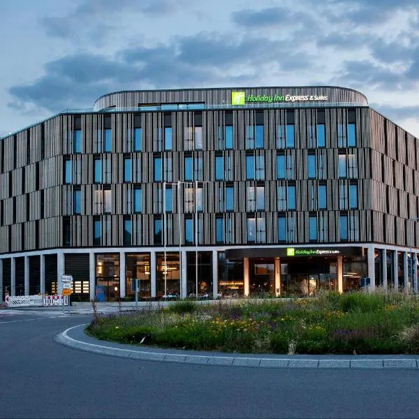 Holiday Inn Express & Suites Monheim am Rhein by IHG, hotelli kohteessa Monheim