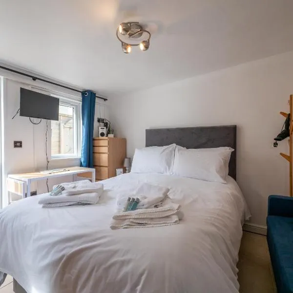 Auntie Bett's - Cosy Double Bedded Ensuite Room with Mini Kitchen、キングスブリッジのホテル