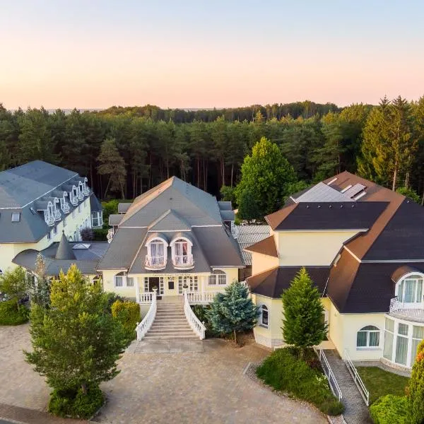 Gosztola Gyöngye-az erdő szállodája, hotel in Gosztola