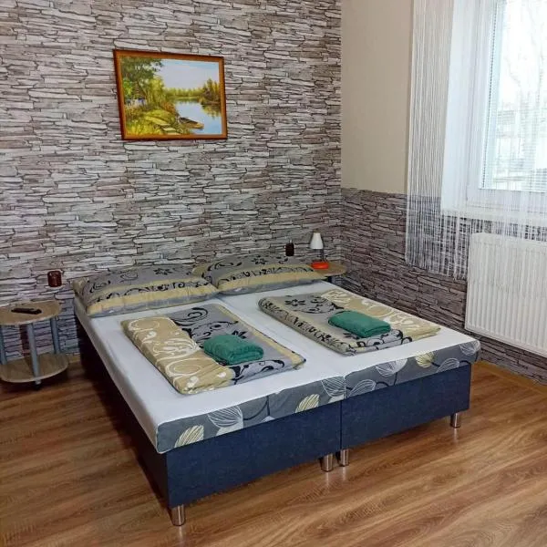 Abturist penzion, hotel ve Štúrově