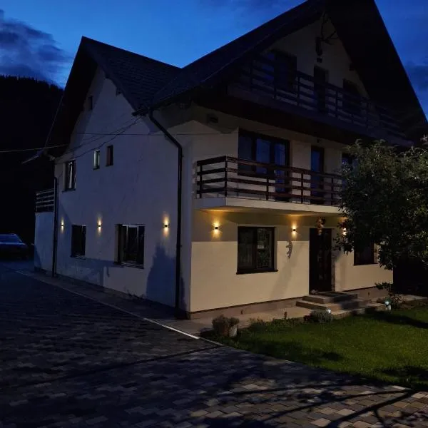 Casa Elena: Ceahlău şehrinde bir otel