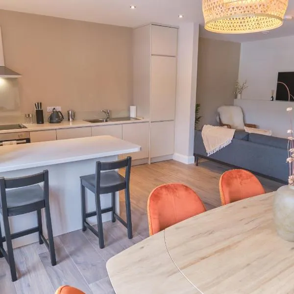 Riverside Dingle - Luxury Apt 4, hotel in Dingle