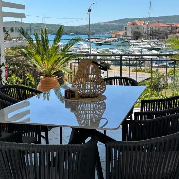 Terrazza la Vista, hotel v destinaci Tivat