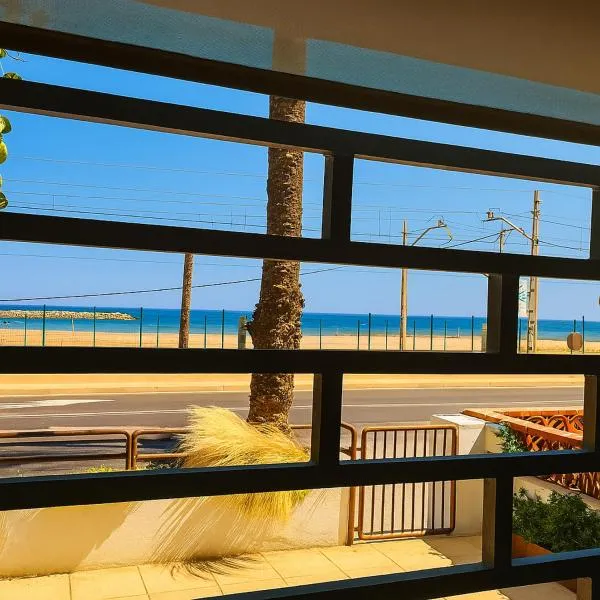 La Bellamar - Apartamento en primera línea mar-, Hotel in Premiá de Mar