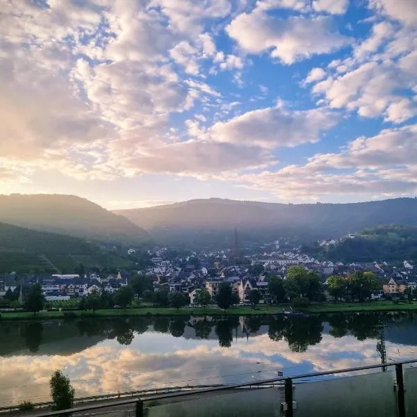 MV Römerlodge mit einmaligem Moselpanoramablick, ξενοδοχείο σε Treis-Karden