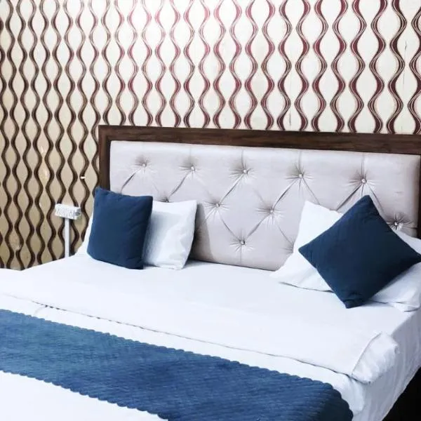 EZ Stayz By Vilaasitaa Agra, hotel in Agra