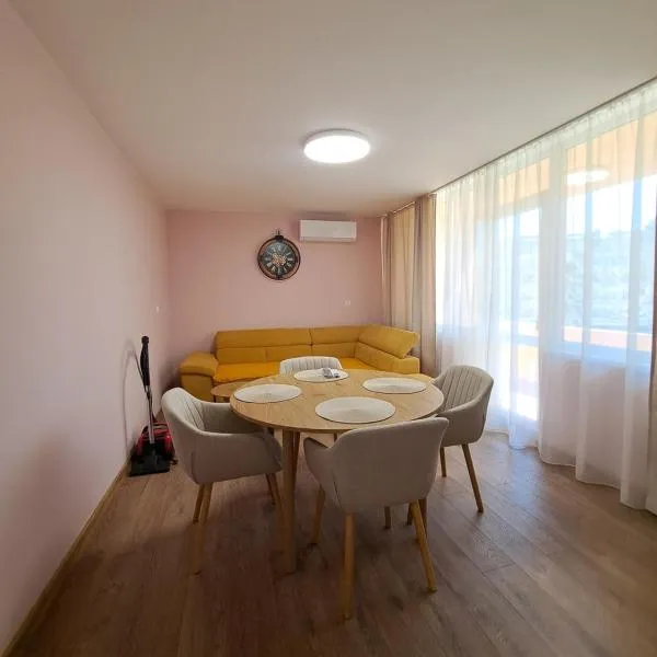 апартамент Кокиче, hotel in Razgrad