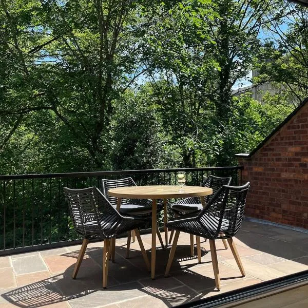 Durham City Centre Hideaway - Terrace with View & Parking, hotel in Durham