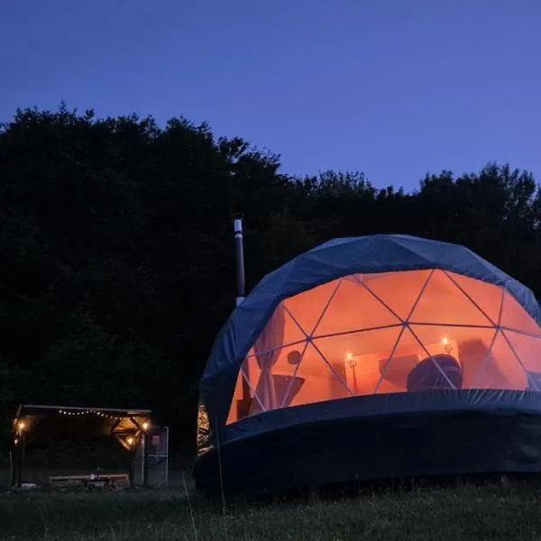 GLAMPING Považie，位于特伦钦的酒店